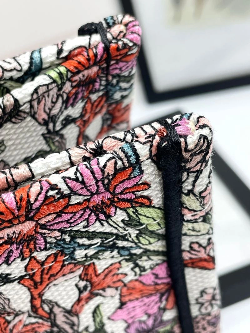 UrbanChic Christian Dior Shopping Bags 70341