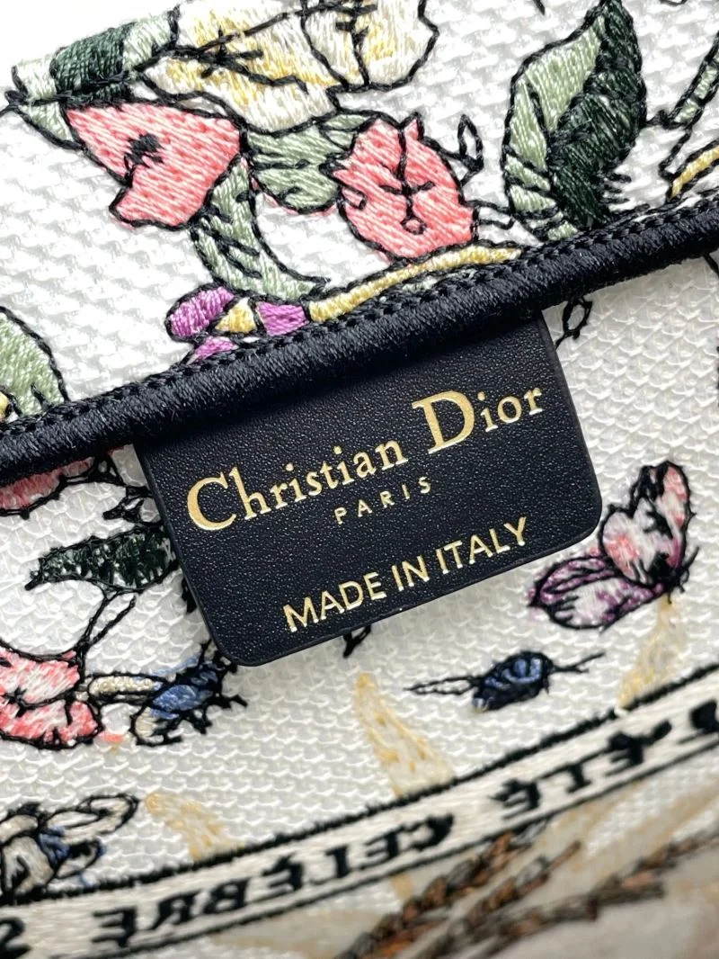 Elegant Christian Dior Shopping Bags 37698