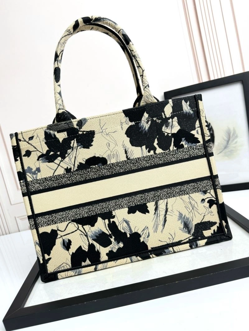 Sleek Christian Dior Shopping Bags 70263