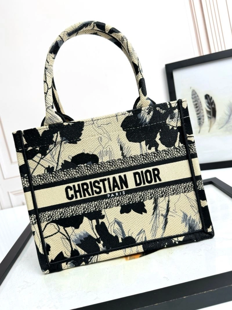 ModernLook Christian Dior Shopping Bags 70257