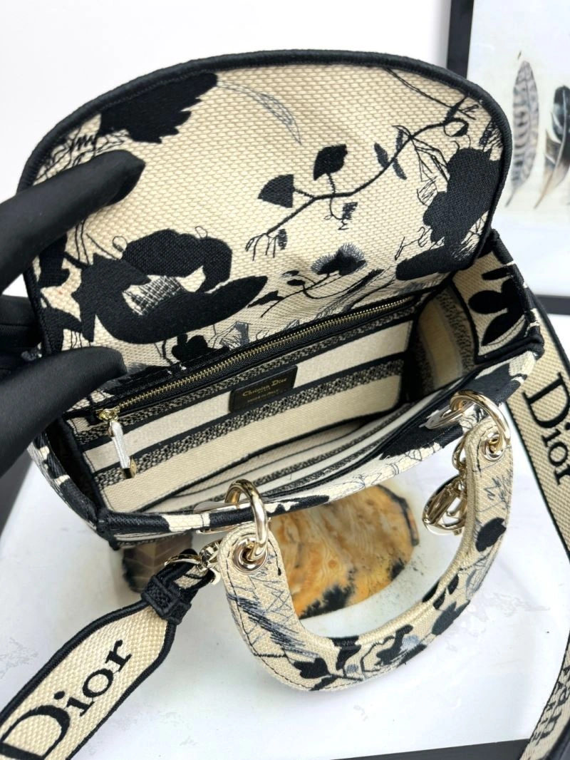 ModernLook Christian Dior Shopping Bags 70257