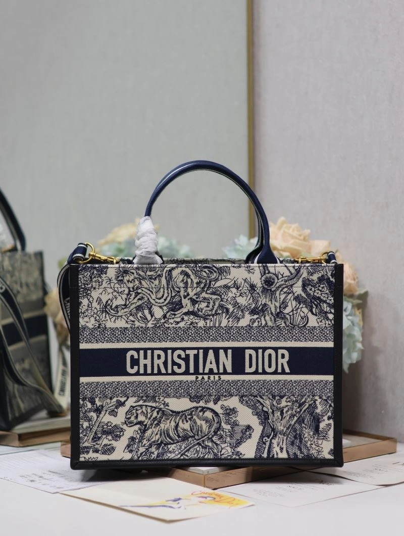 Neat Christian Dior Shopping Bags 70271