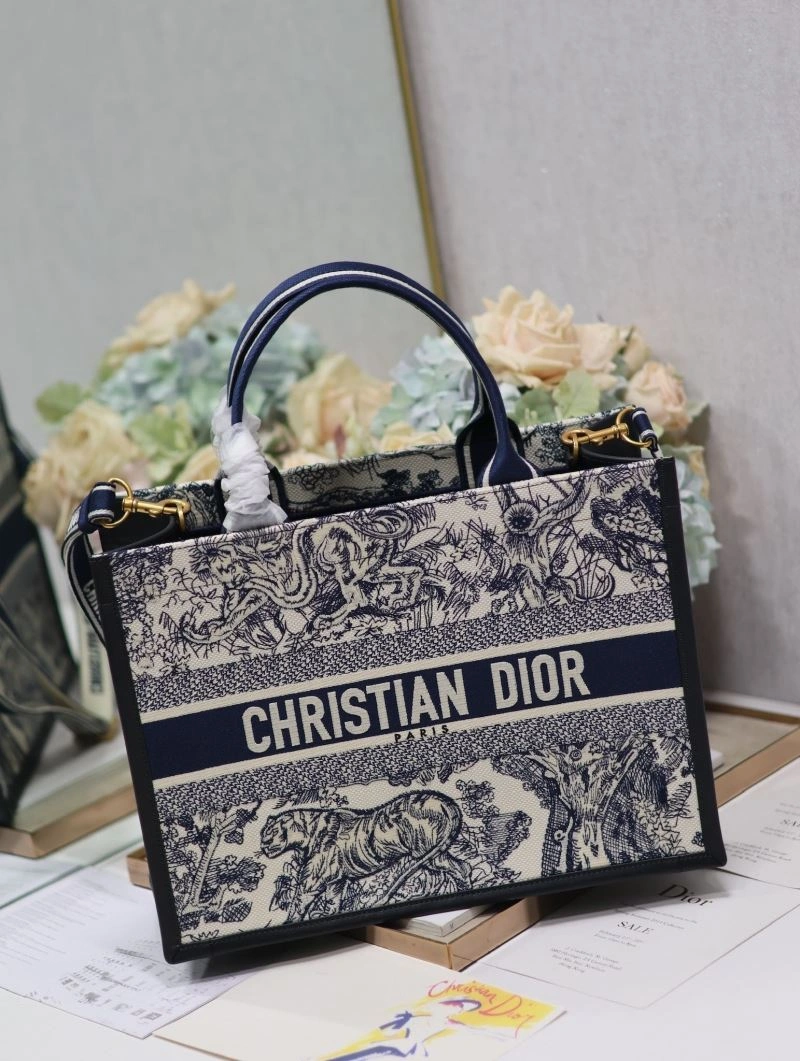 Neat Christian Dior Shopping Bags 70271