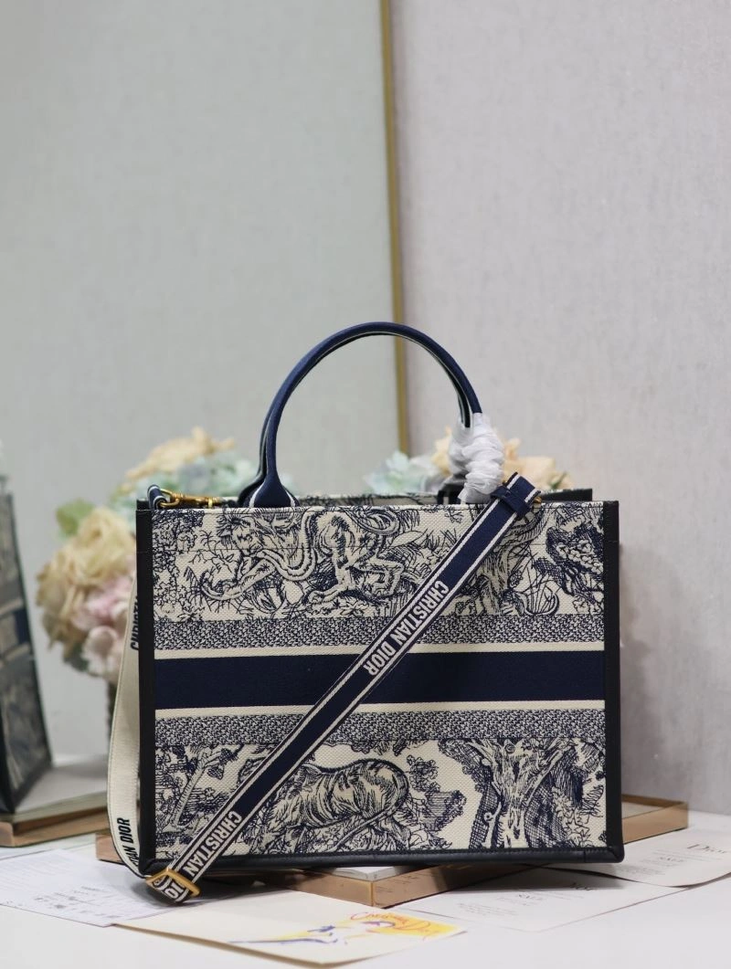 Neat Christian Dior Shopping Bags 70271