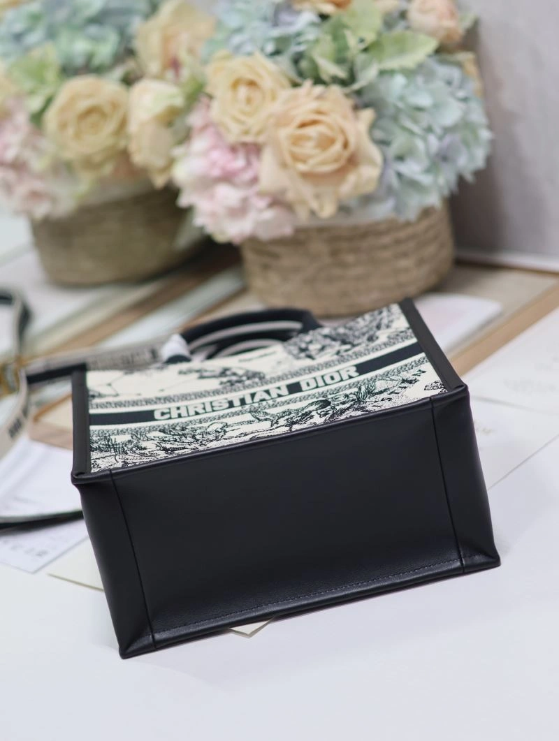 Chic Christian Dior Shopping Bags 70256
