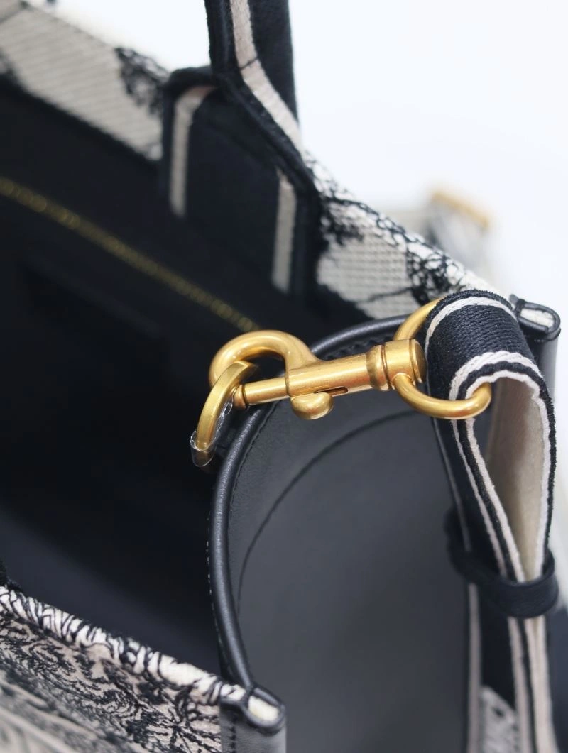 Chic Christian Dior Shopping Bags 70256