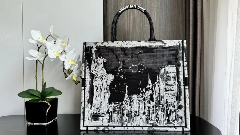 Unisex Christian Dior Shopping Bags 70249