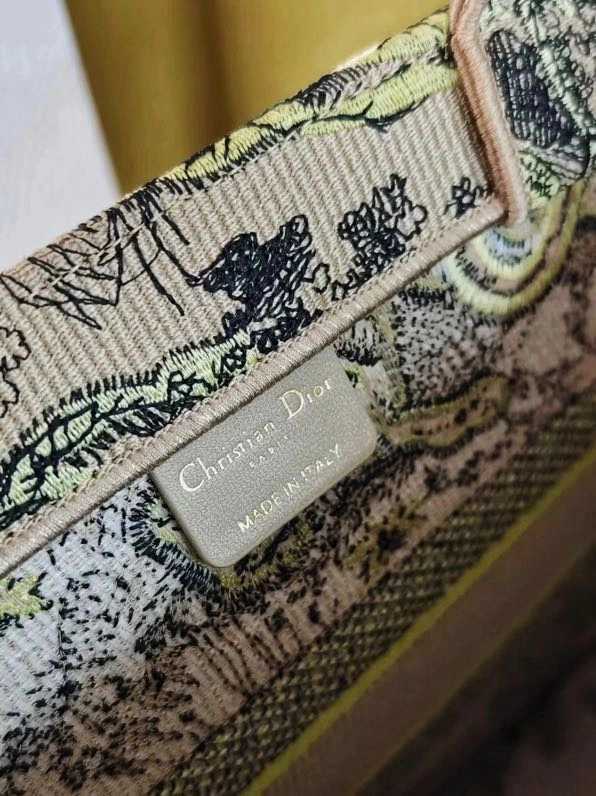 Lightweight Christian Dior Shopping Bags 70247