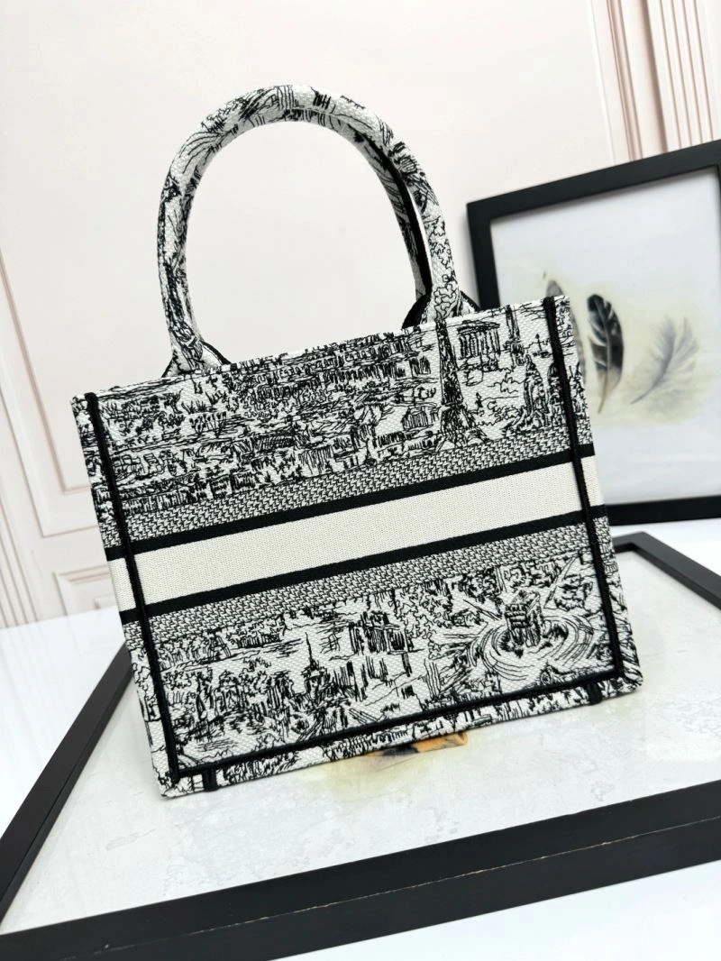 Christian Dior Shopping Bags Lightweight 70243