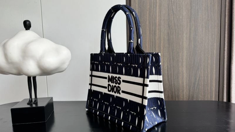 Elegant Christian Dior Shopping Bags 66680