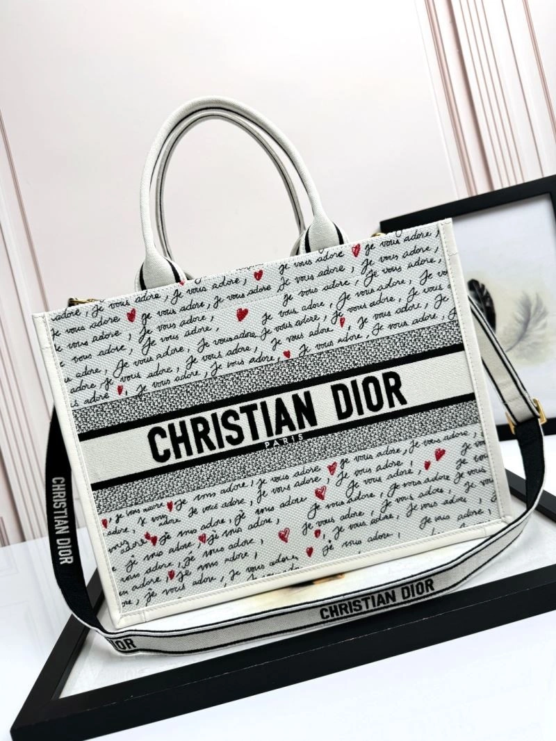 Christian Dior Shopping Bags UrbanChic 66646