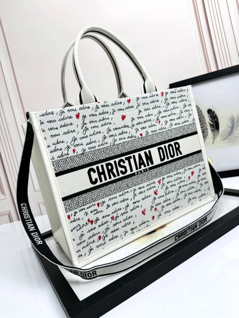 Christian Dior Shopping Bags UrbanChic 66646