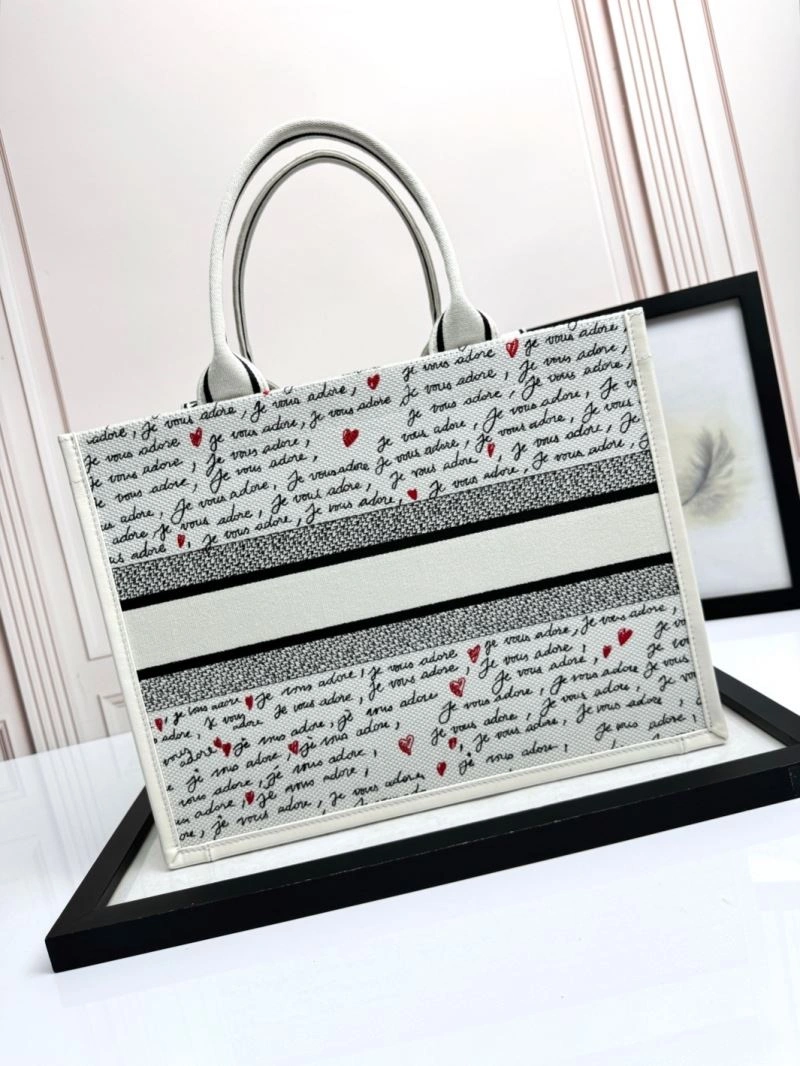 Christian Dior Shopping Bags UrbanChic 66646