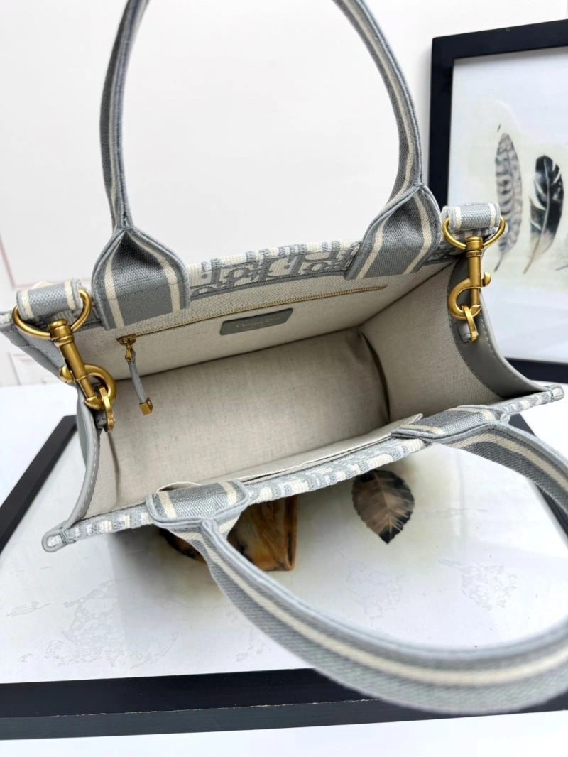 FashionForward Christian Dior Shopping Bags 66641