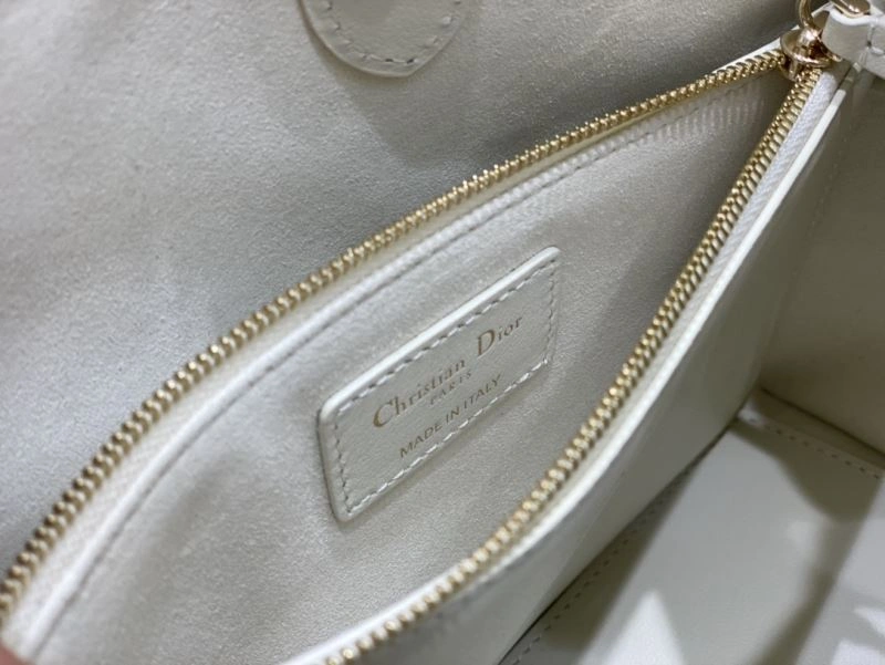 Christian Dior Shopping Bags Fashionable 66621