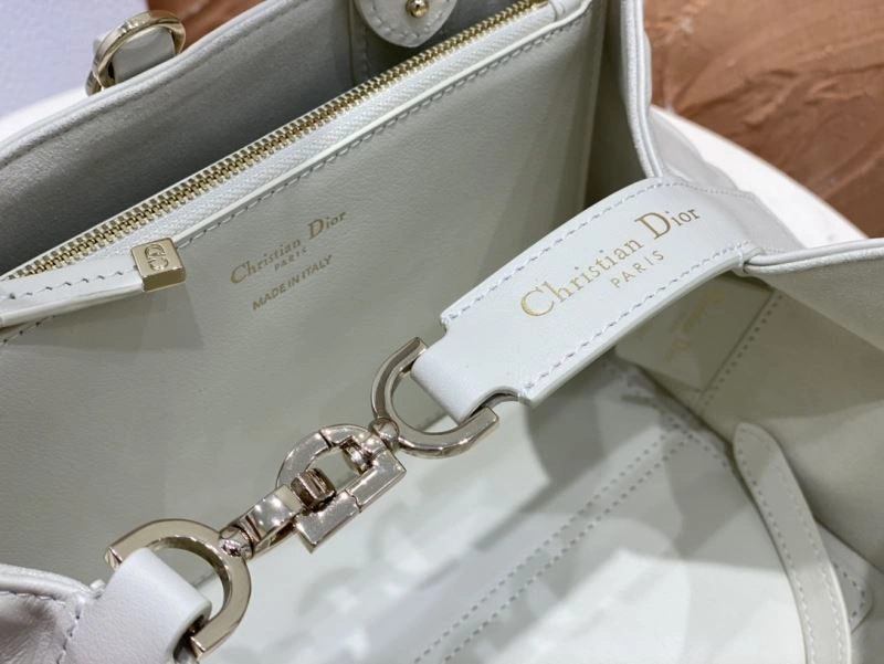 Christian Dior Shopping Bags Fashionable 66619