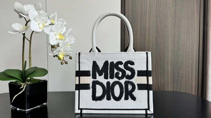 Christian Dior Shopping Bags Minimalist 66647