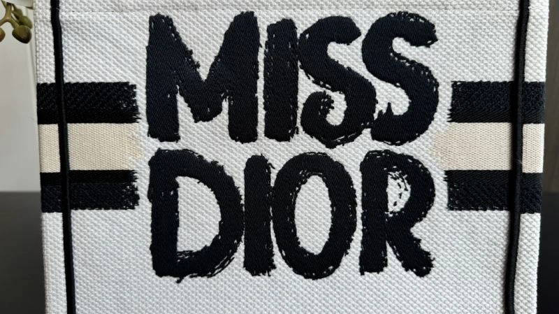 Christian Dior Shopping Bags Minimalist 66647