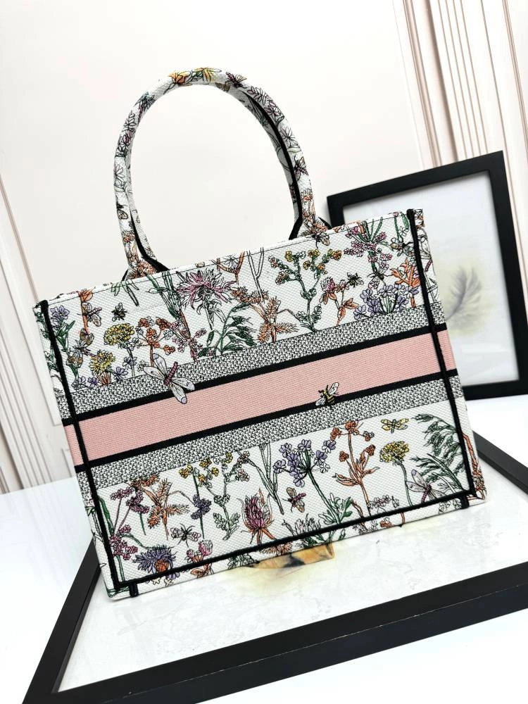 Christian Dior Shopping Bags TechFriendly 66631