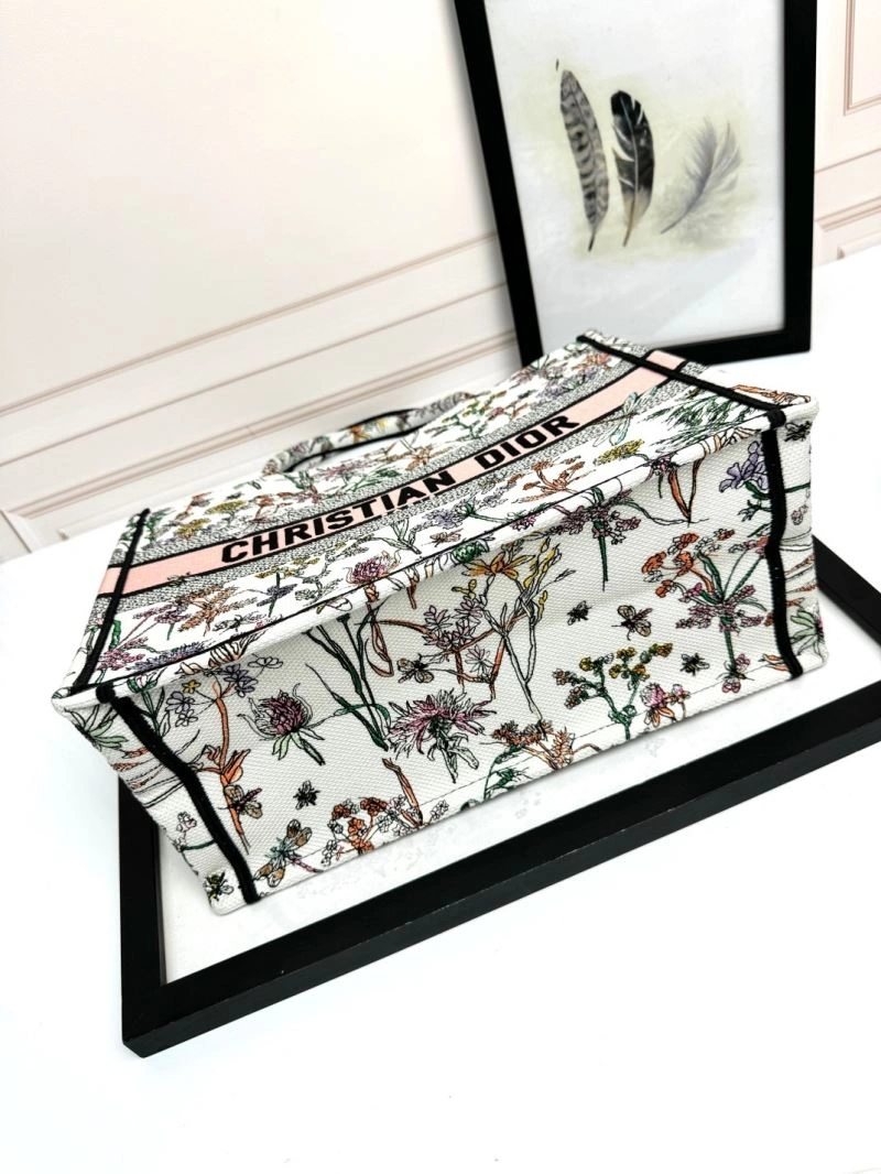Christian Dior Shopping Bags TechFriendly 66631
