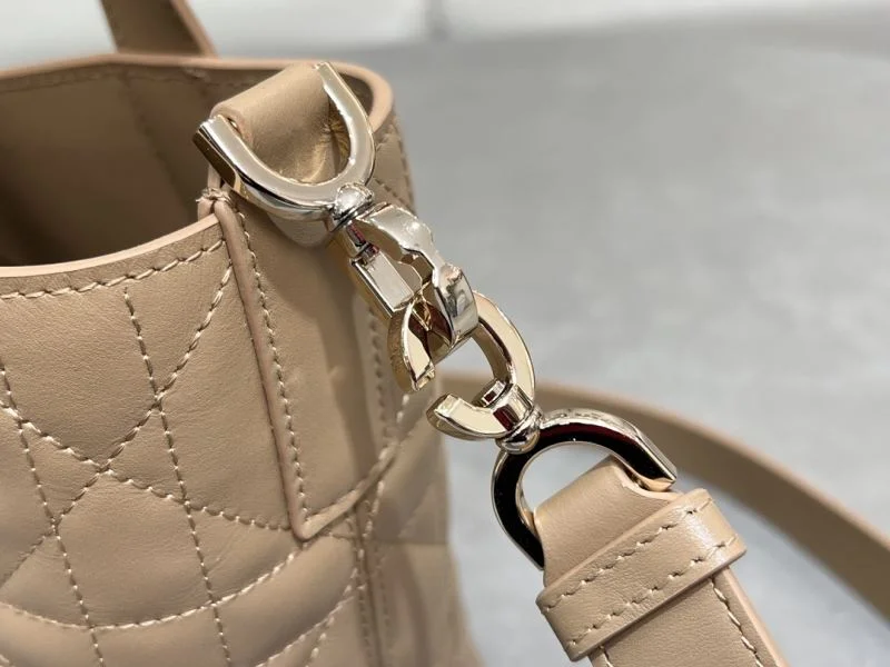 Stretchable Christian Dior Shopping Bags 47120
