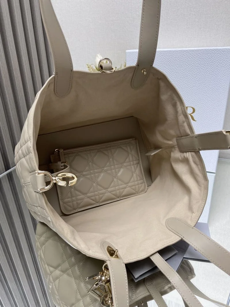 Sleek Christian Dior Shopping Bags 47069