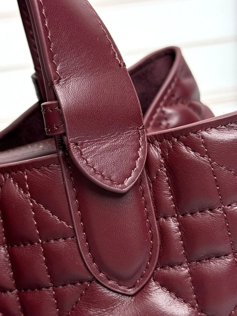 Casual Christian Dior Shopping Bags 47068