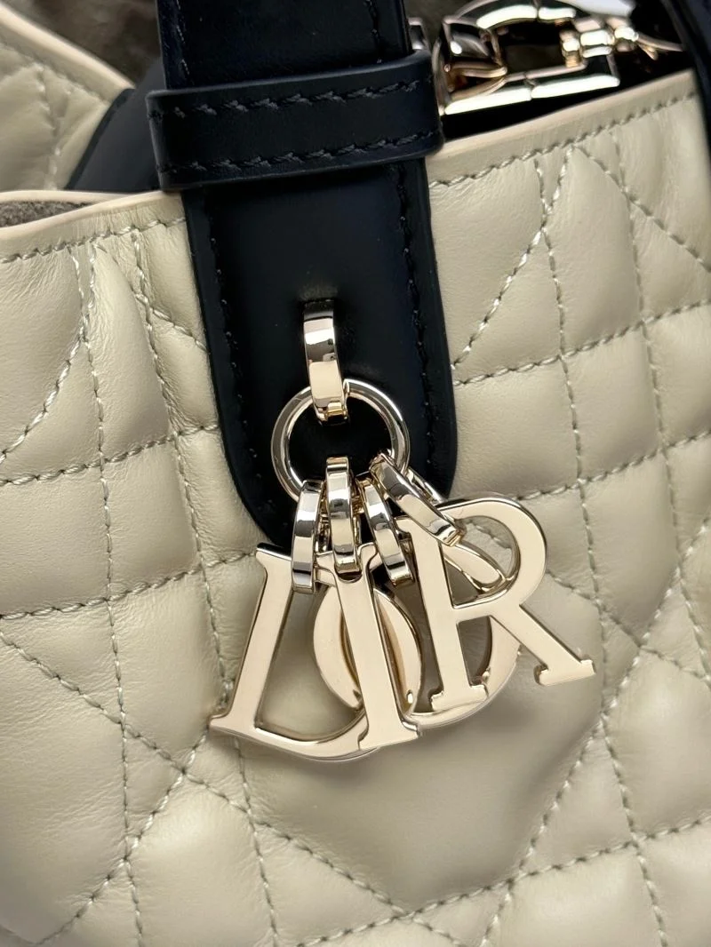 UrbanStyle Christian Dior Shopping Bags 47091