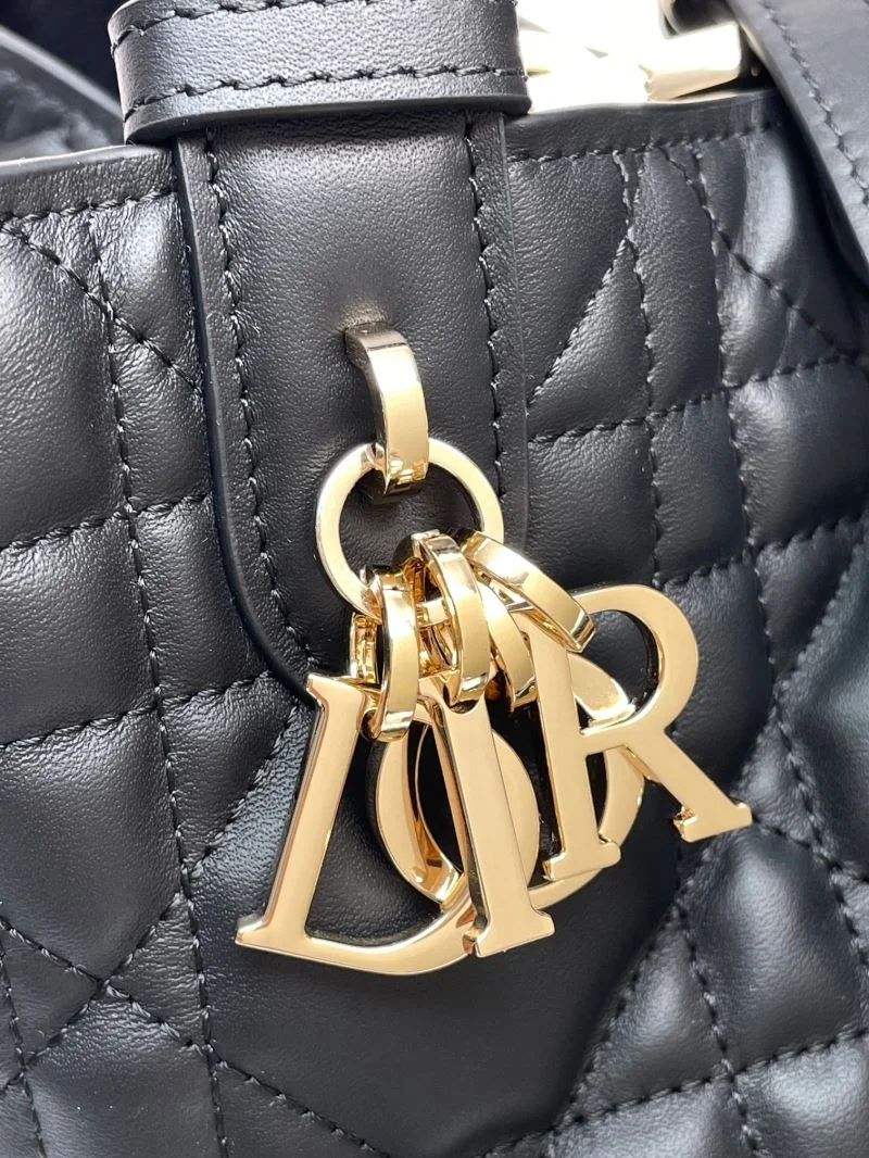 Sustainable Christian Dior Shopping Bags 47052