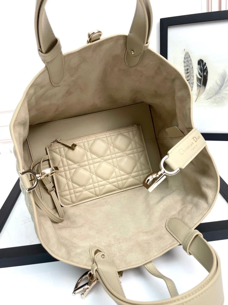 Christian Dior Shopping Bags TechFriendly 47049
