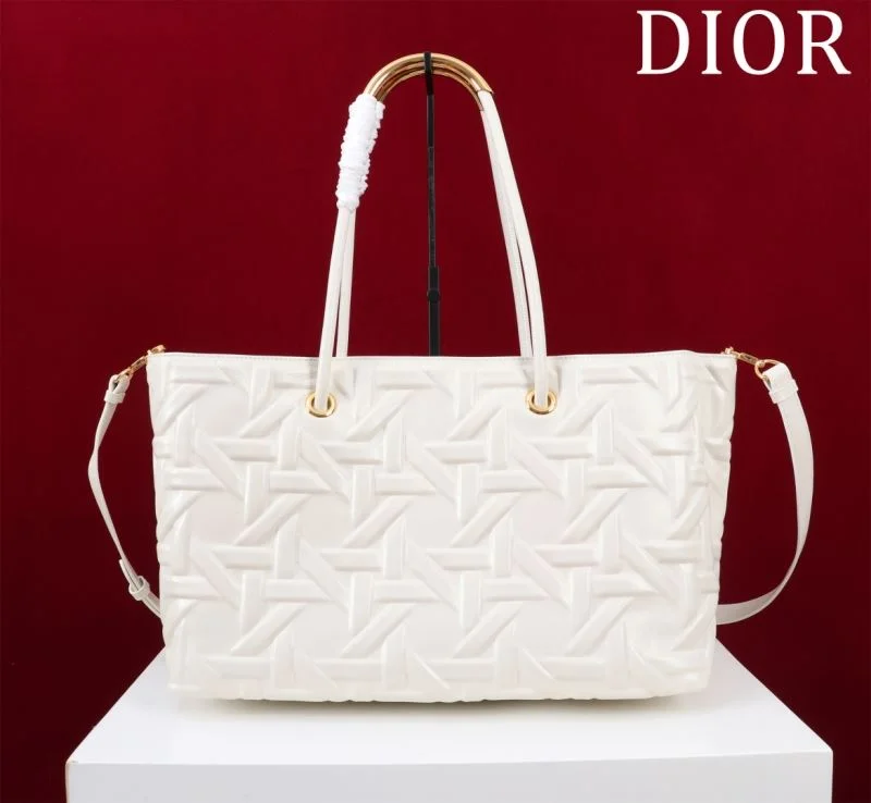 Christian Dior Shopping Bags FashionForward 47033