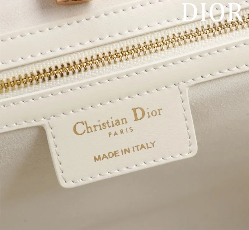 Christian Dior Shopping Bags FashionForward 47033