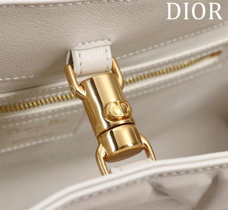 Christian Dior Shopping Bags FashionForward 47033