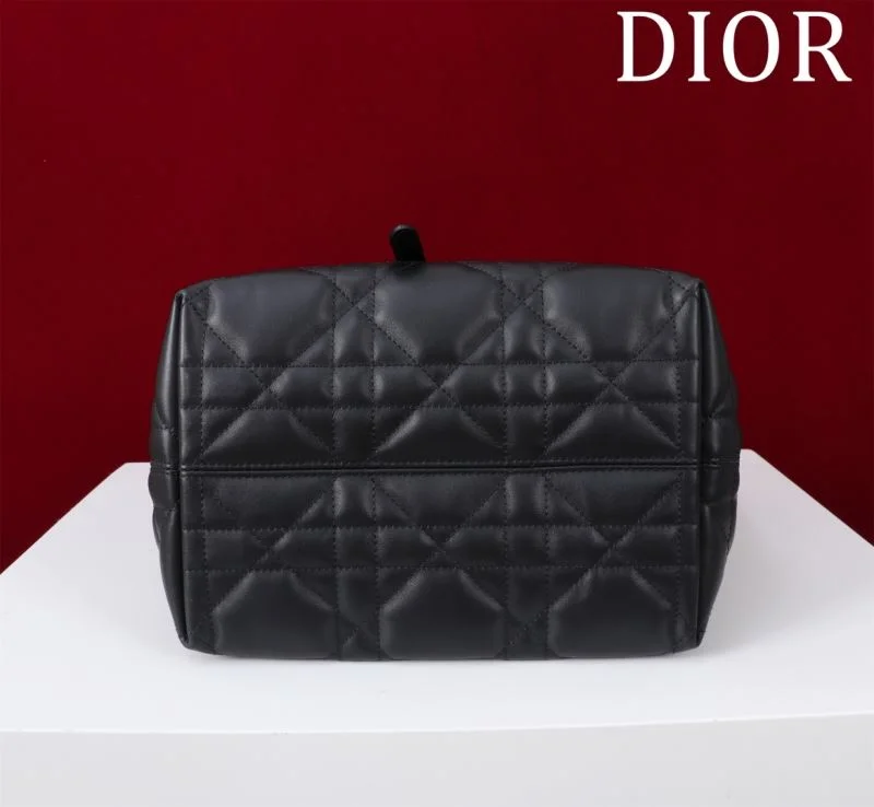 Effortless Christian Dior Shopping Bags 47087