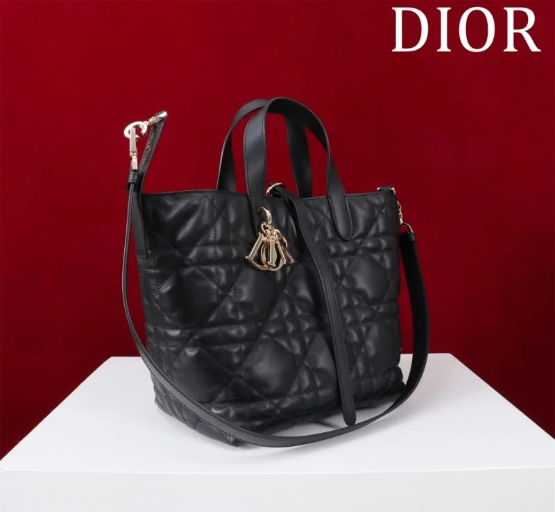 Effortless Christian Dior Shopping Bags 47087