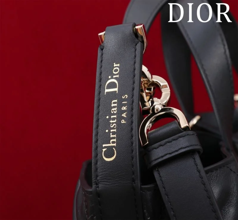 Effortless Christian Dior Shopping Bags 47087