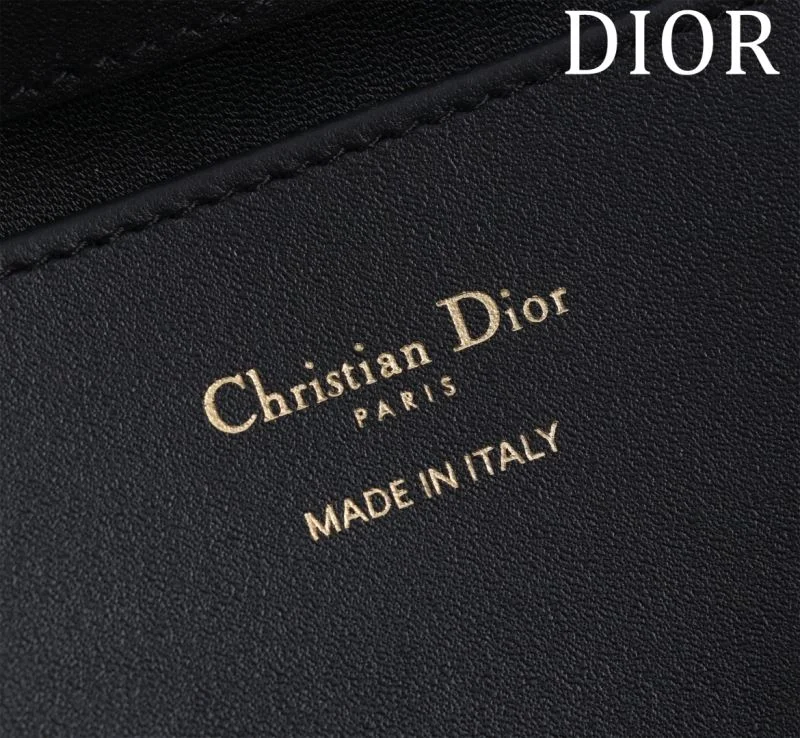 Effortless Christian Dior Shopping Bags 47087