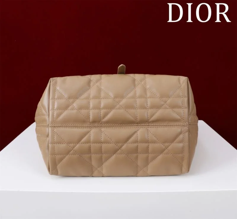 Christian Dior Shopping Bags WellDesigned 47051