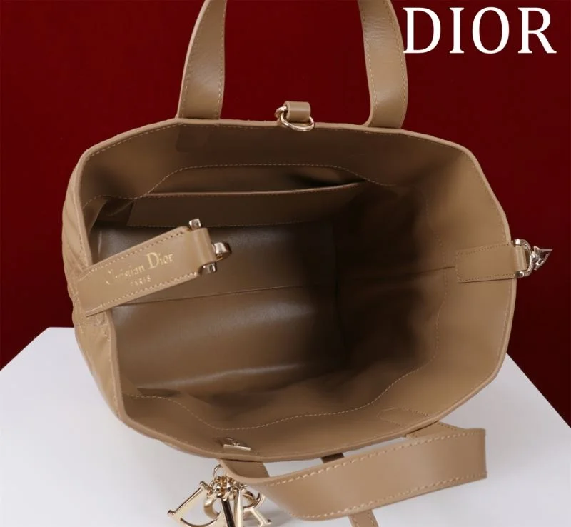 Christian Dior Shopping Bags WellDesigned 47051