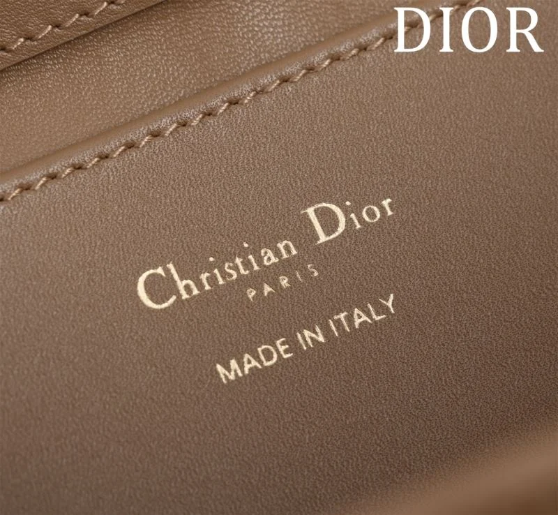 Christian Dior Shopping Bags WellDesigned 47051