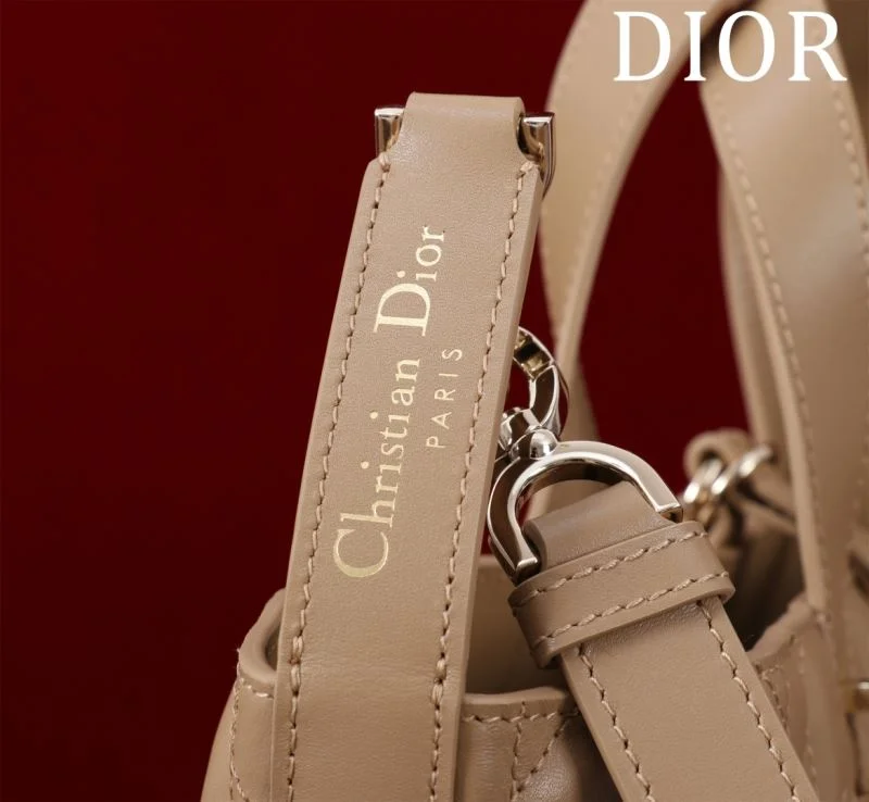 Christian Dior Shopping Bags WellDesigned 47051