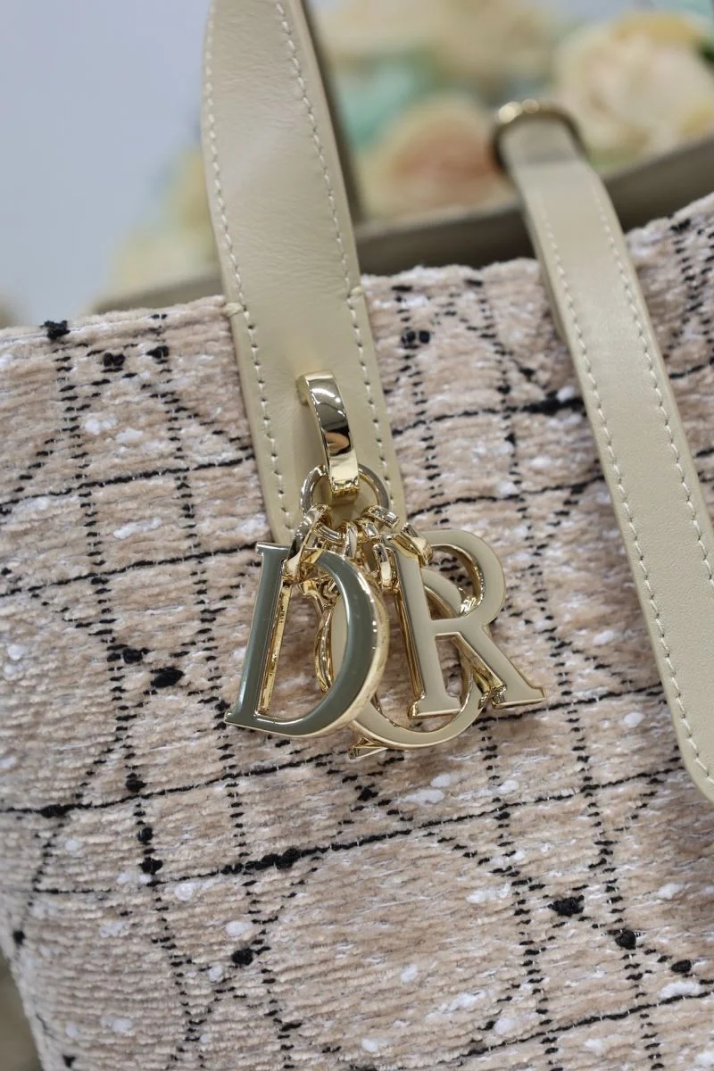 Christian Dior Shopping Bags Snug 46970