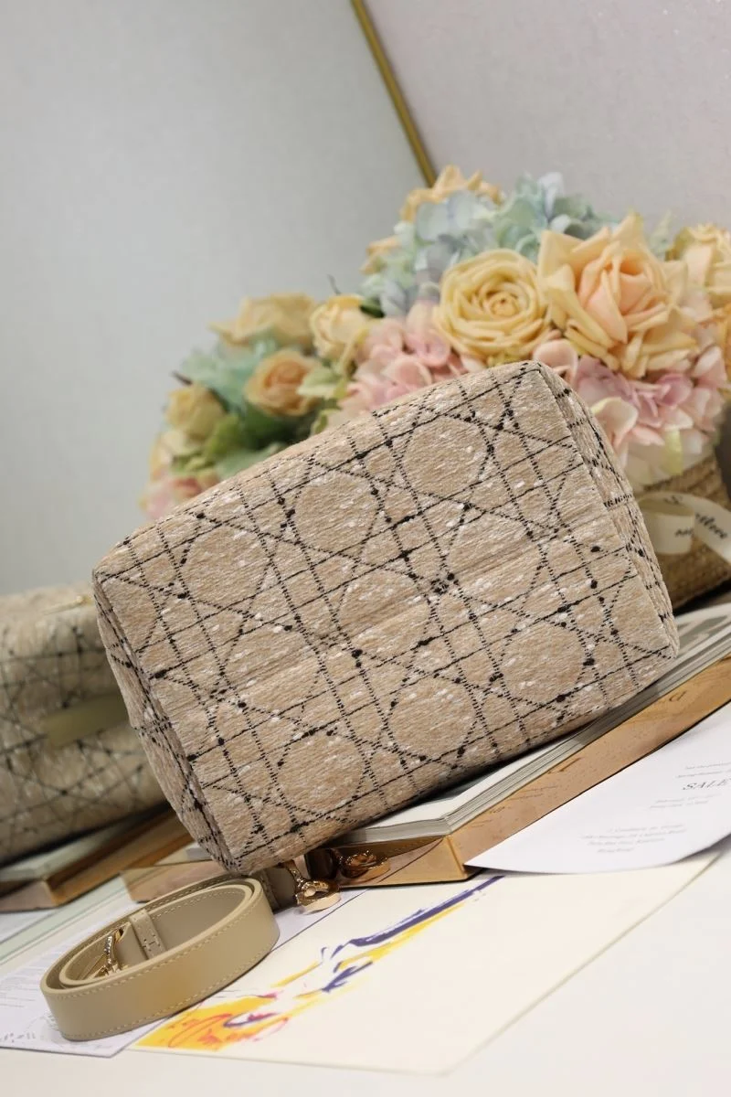 Christian Dior Shopping Bags Snug 46970