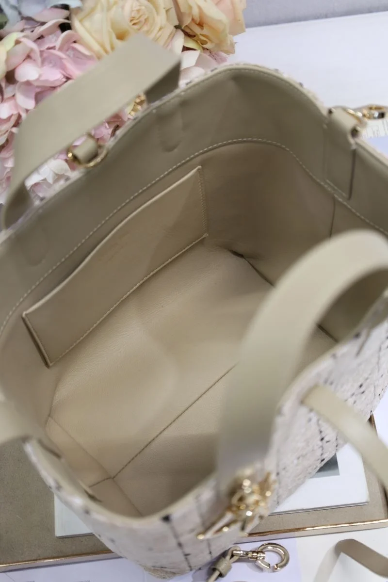 Christian Dior Shopping Bags Snug 46970