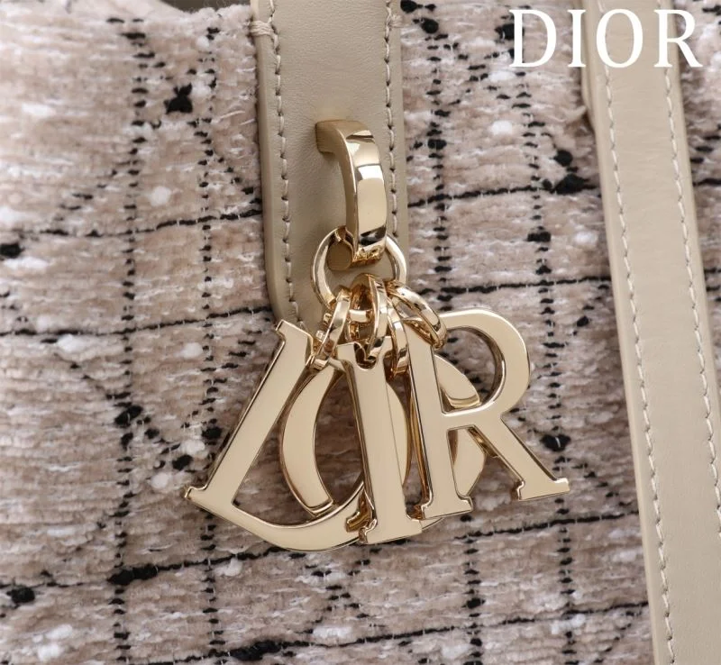 Christian Dior Shopping Bags FashionForward 46939