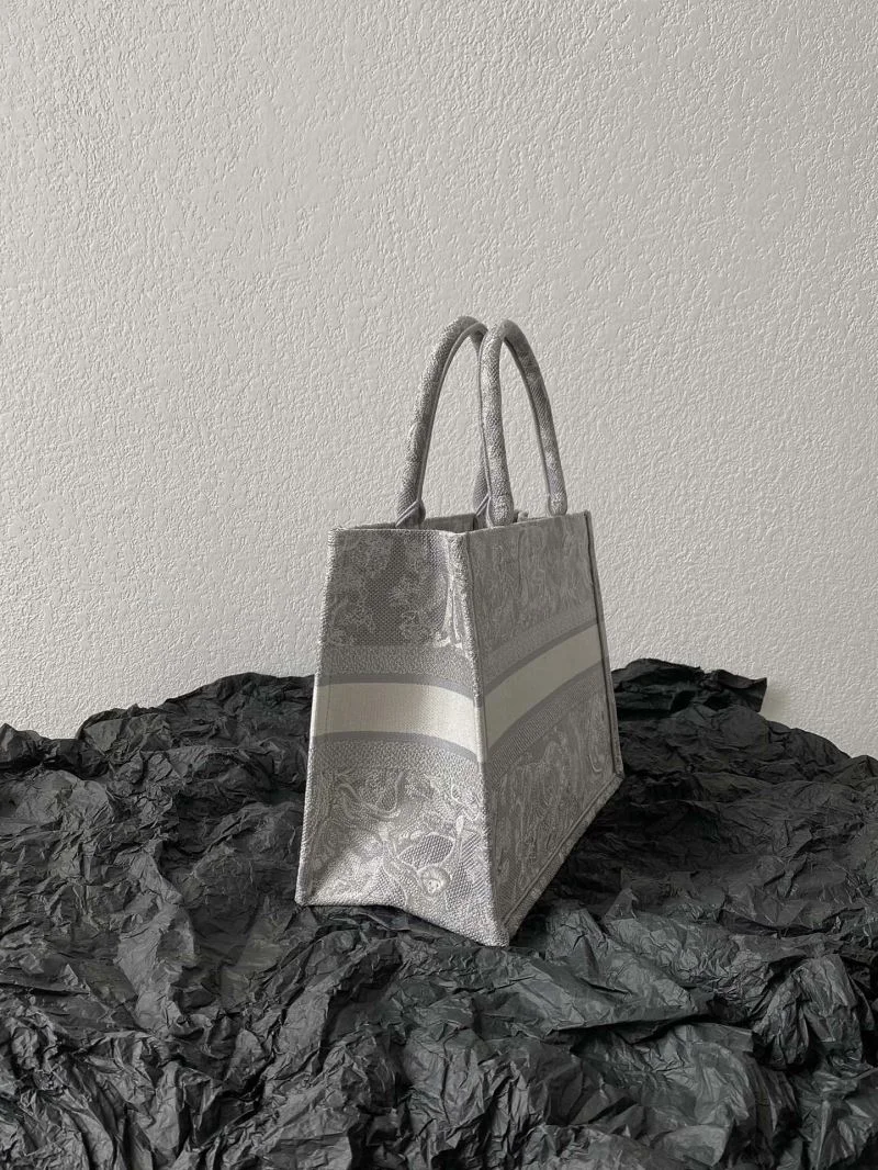 Snug Christian Dior Shopping Bags 46956