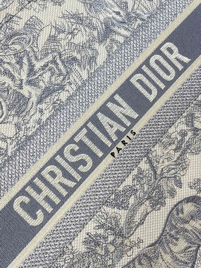 Elegant Christian Dior Shopping Bags 46912