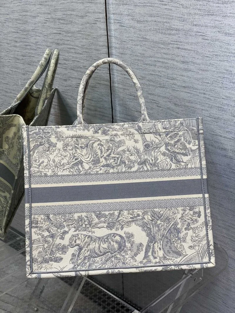 Elegant Christian Dior Shopping Bags 46912
