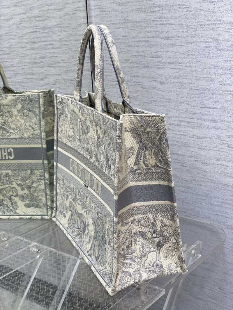 Elegant Christian Dior Shopping Bags 46912