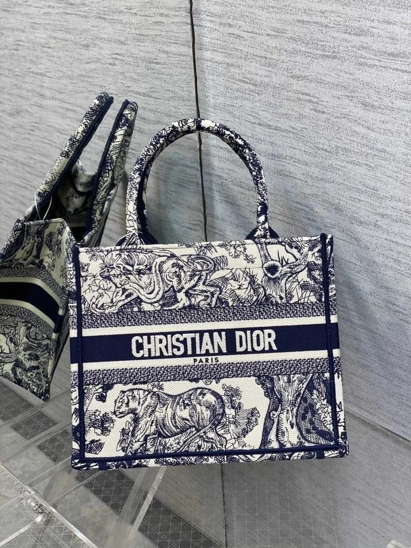 Christian Dior Shopping Bags UrbanChic 46908